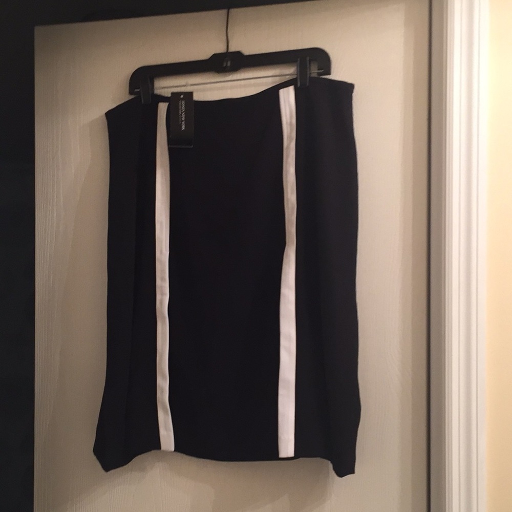 NWT Jones New York black w/white trim skirt